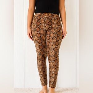 Ashley Blue Tan and Black Patterned Leggings